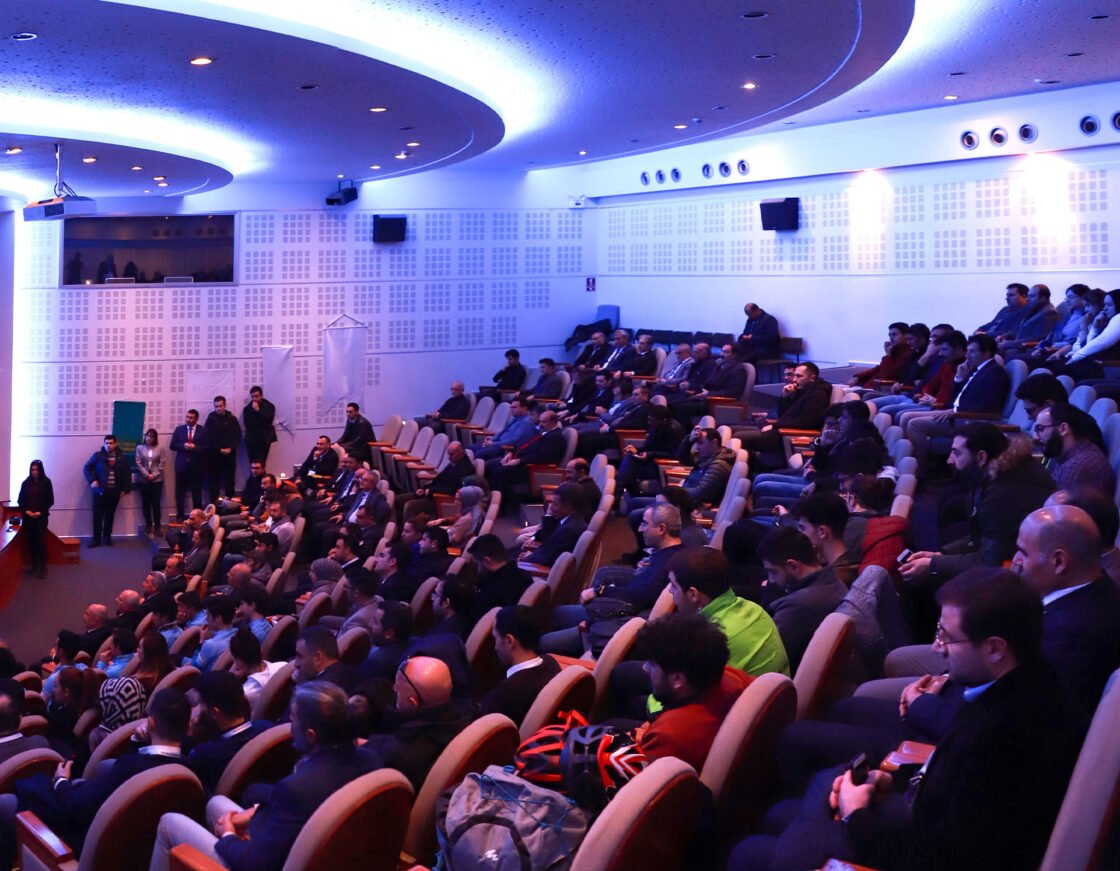 Yeni Teknolojilerle Sinemanın Dönüşen Kimliği: Sanal Gerçeklik Sineması